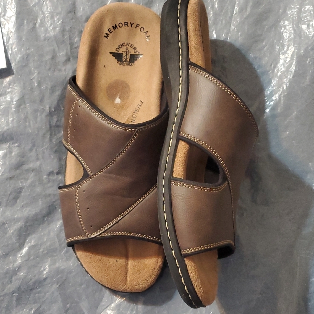 Dockers Men's Dark Brown Memory Foam Sandals - Picture 2 of 4